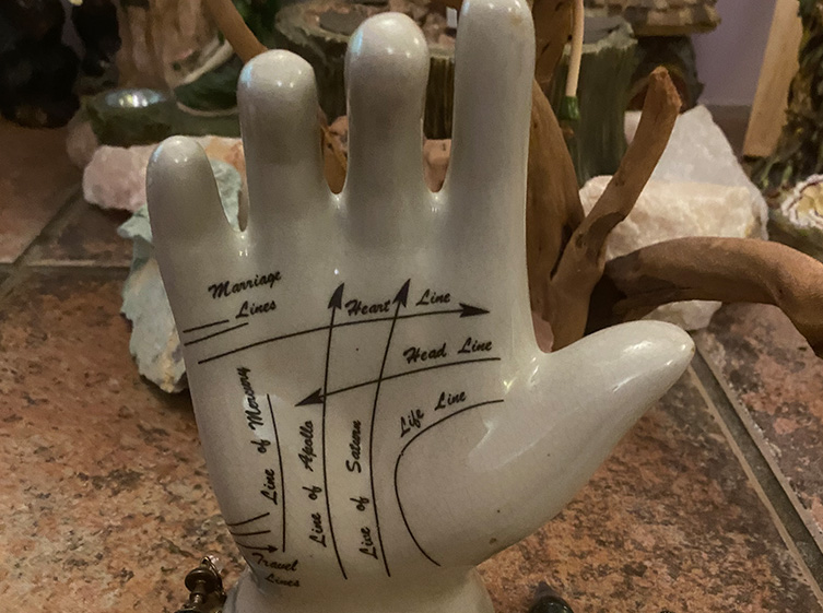 Medium Clairvoyant Services - Palmistry